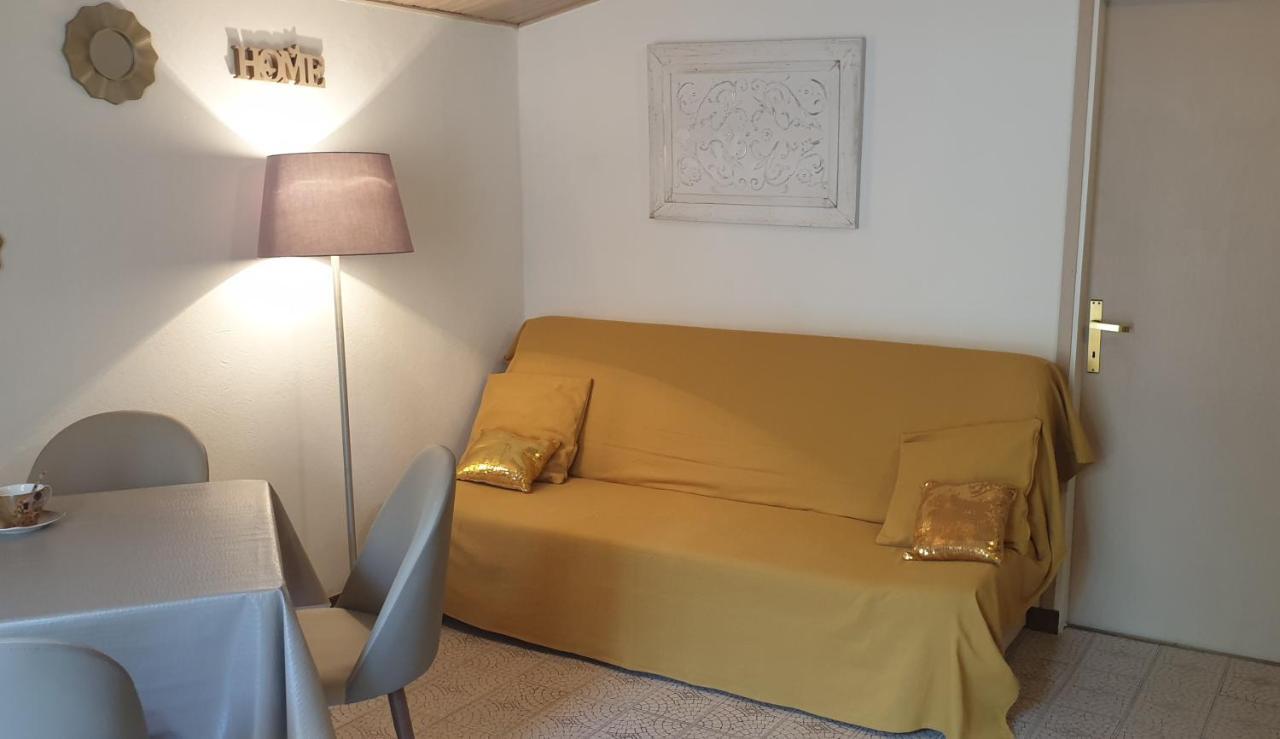 Apartment Tonci Раб Екстер'єр фото