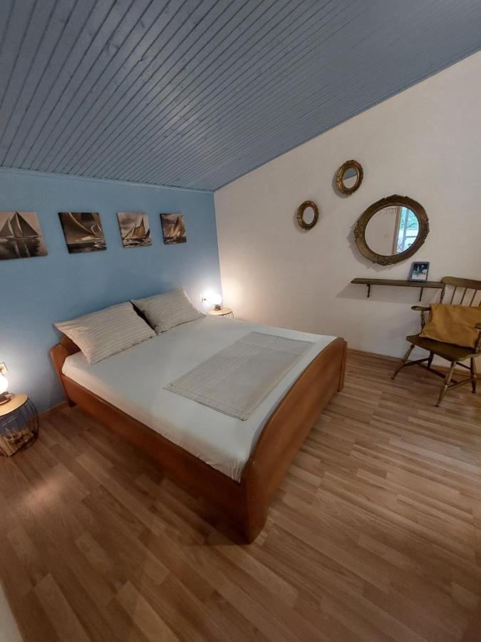 Apartment Tonci Раб Екстер'єр фото