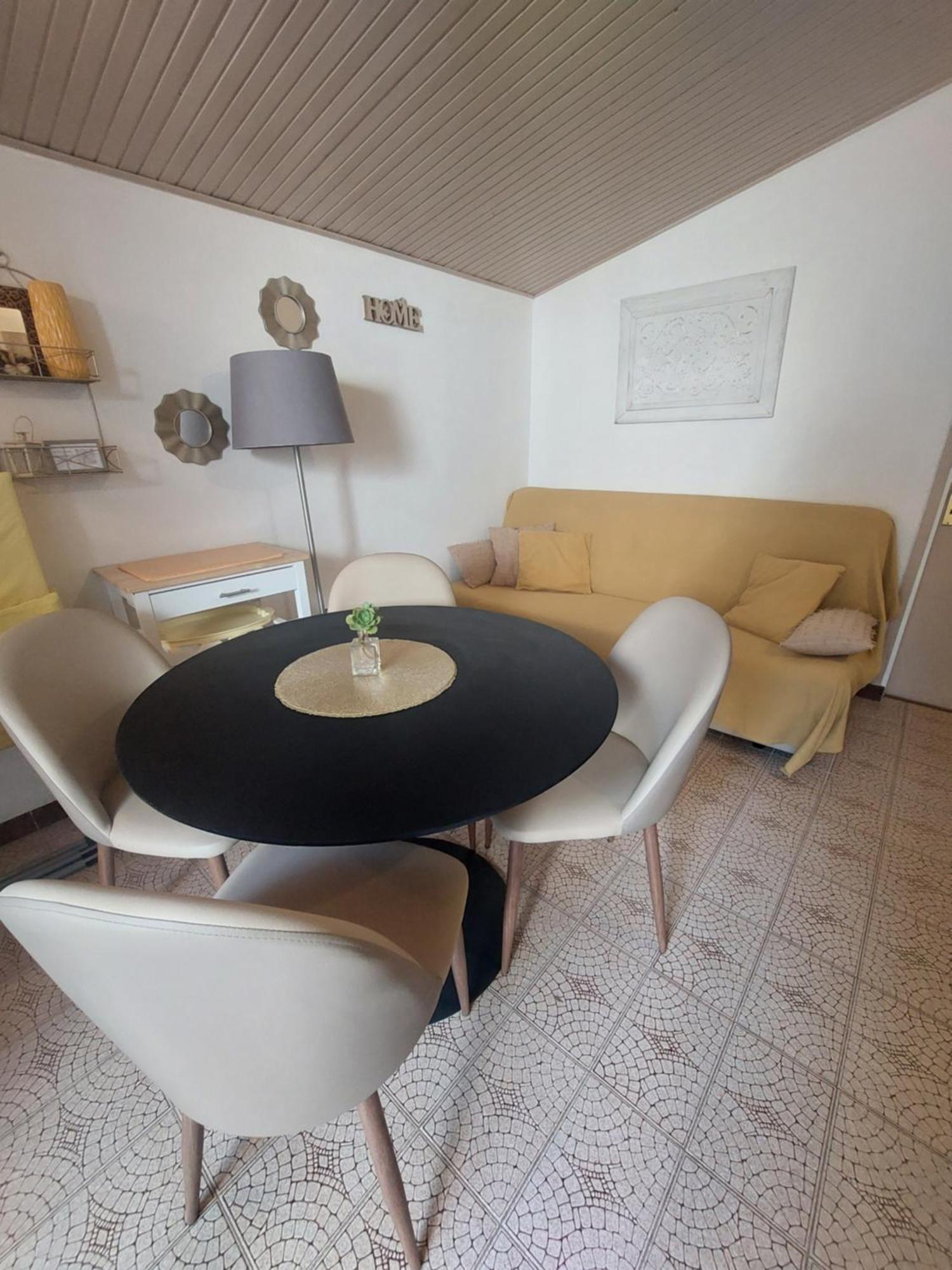 Apartment Tonci Раб Екстер'єр фото